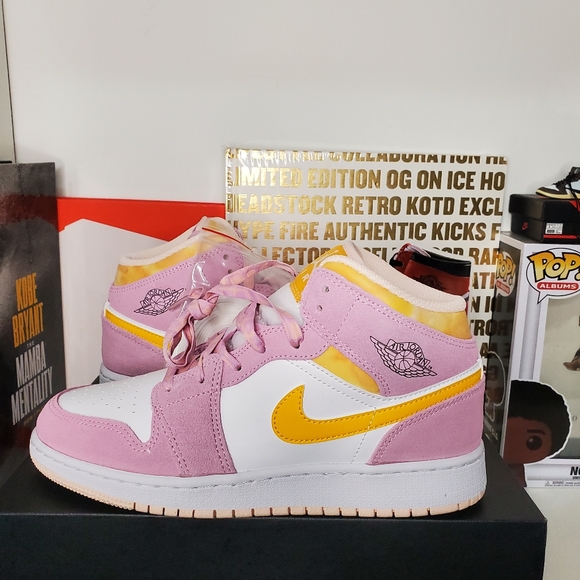 Jordan 1 Mid Arctic Pink - Picture 1 of 4